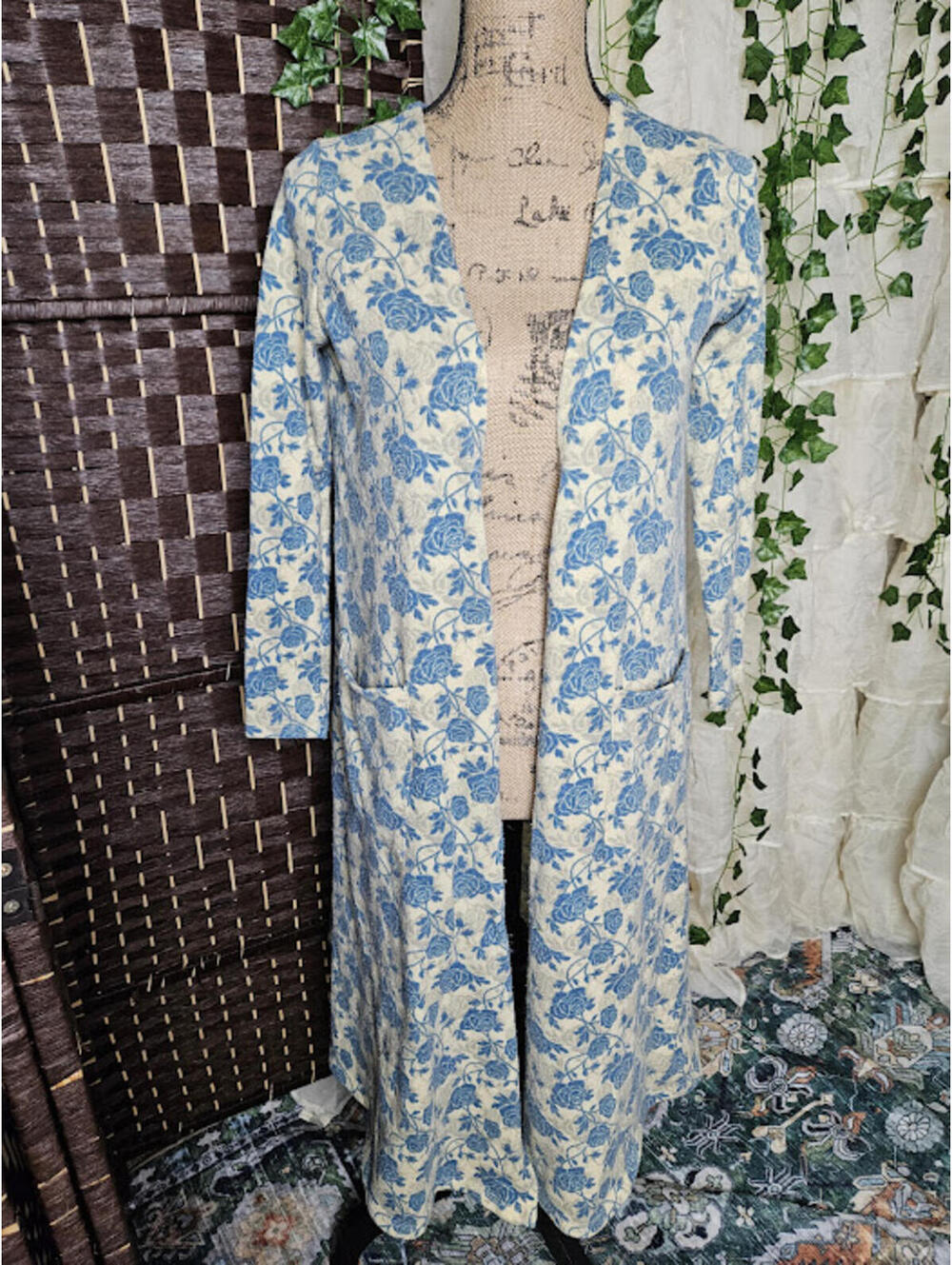 LuLaRoe Blue Rose Floral Sarah Duster Cardigan Small Cottagecore Long Sweater